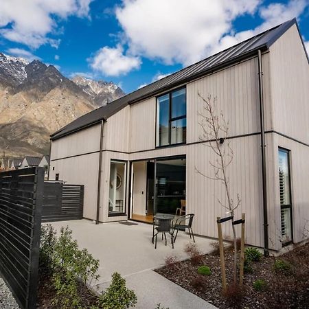Nestled Below The Remarkables クイーンズタウン エクステリア 写真
