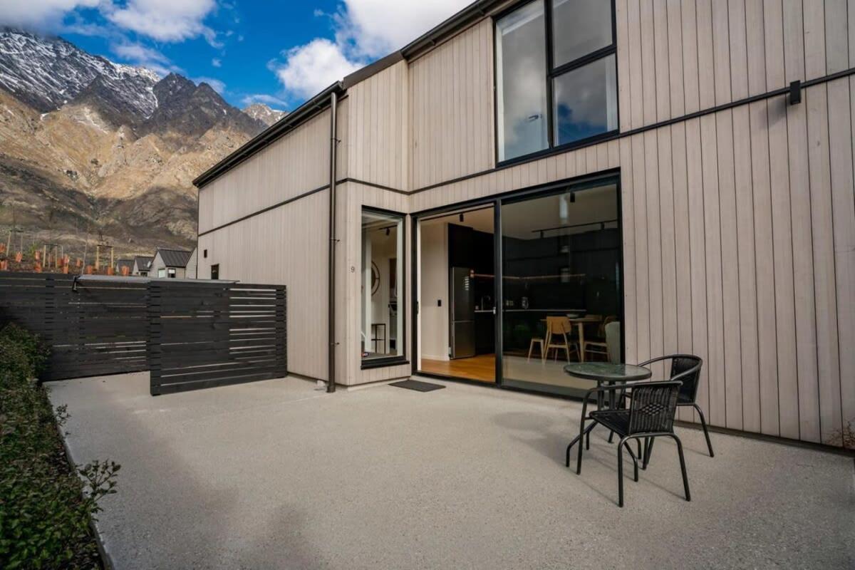 Nestled Below The Remarkables クイーンズタウン エクステリア 写真