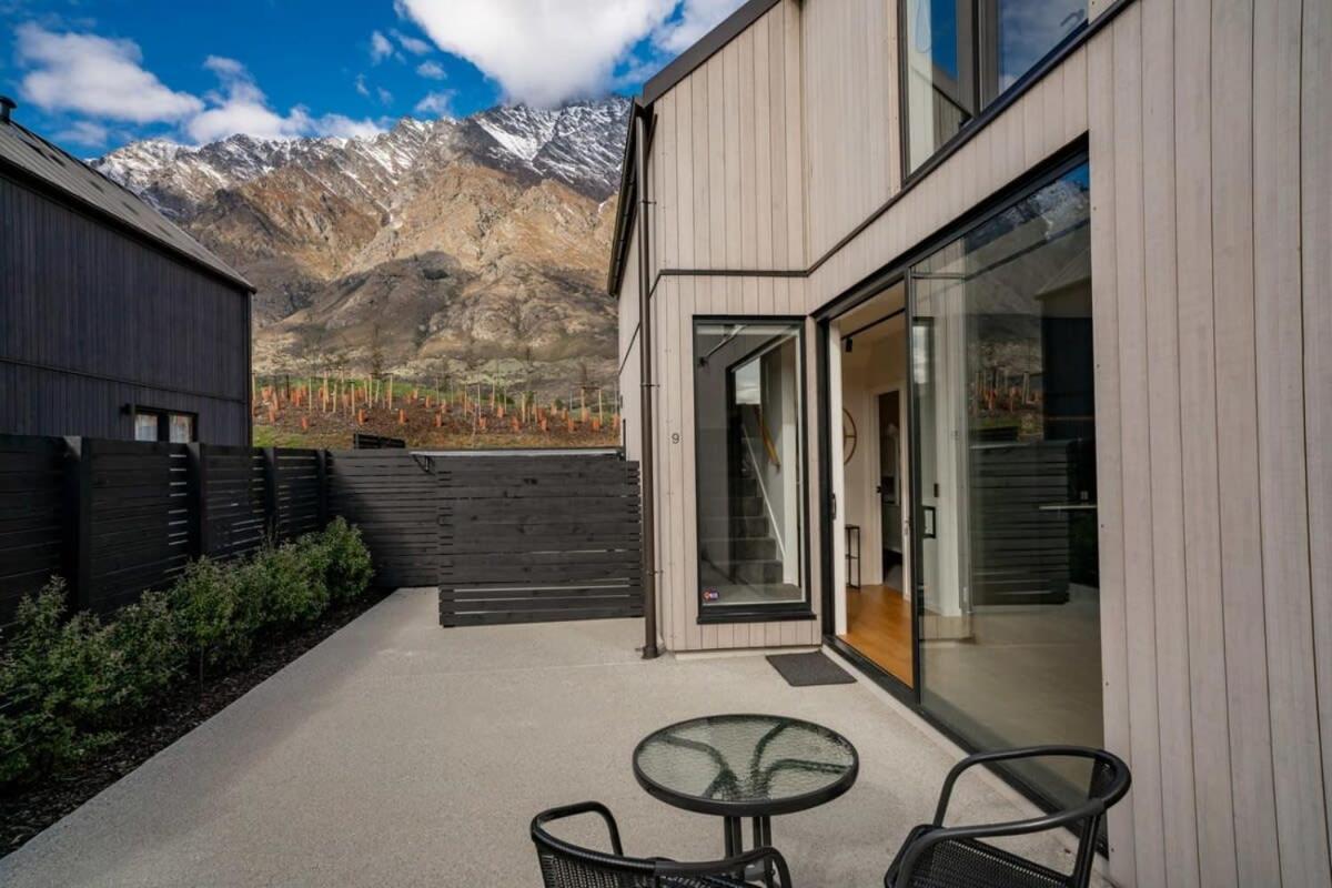 Nestled Below The Remarkables クイーンズタウン エクステリア 写真