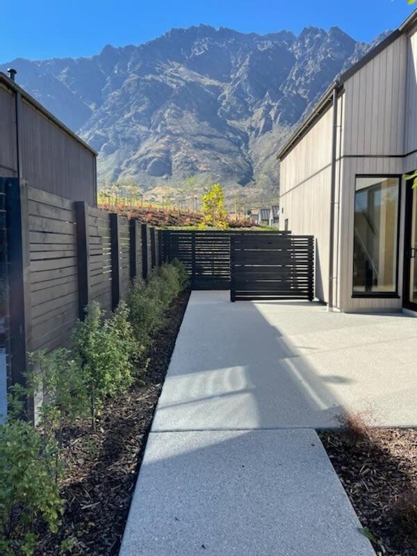 Nestled Below The Remarkables クイーンズタウン エクステリア 写真