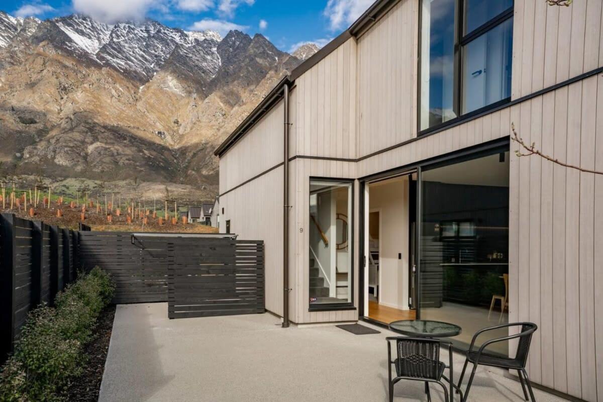 Nestled Below The Remarkables クイーンズタウン エクステリア 写真