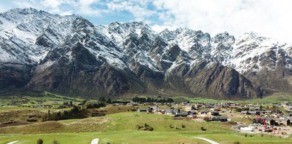 Nestled Below The Remarkables クイーンズタウン エクステリア 写真