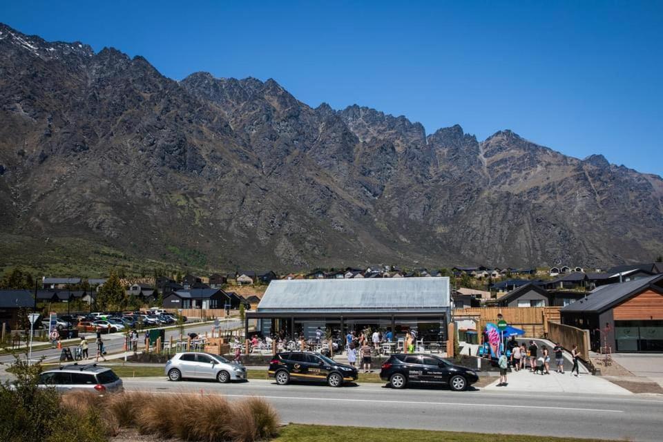 Nestled Below The Remarkables クイーンズタウン エクステリア 写真
