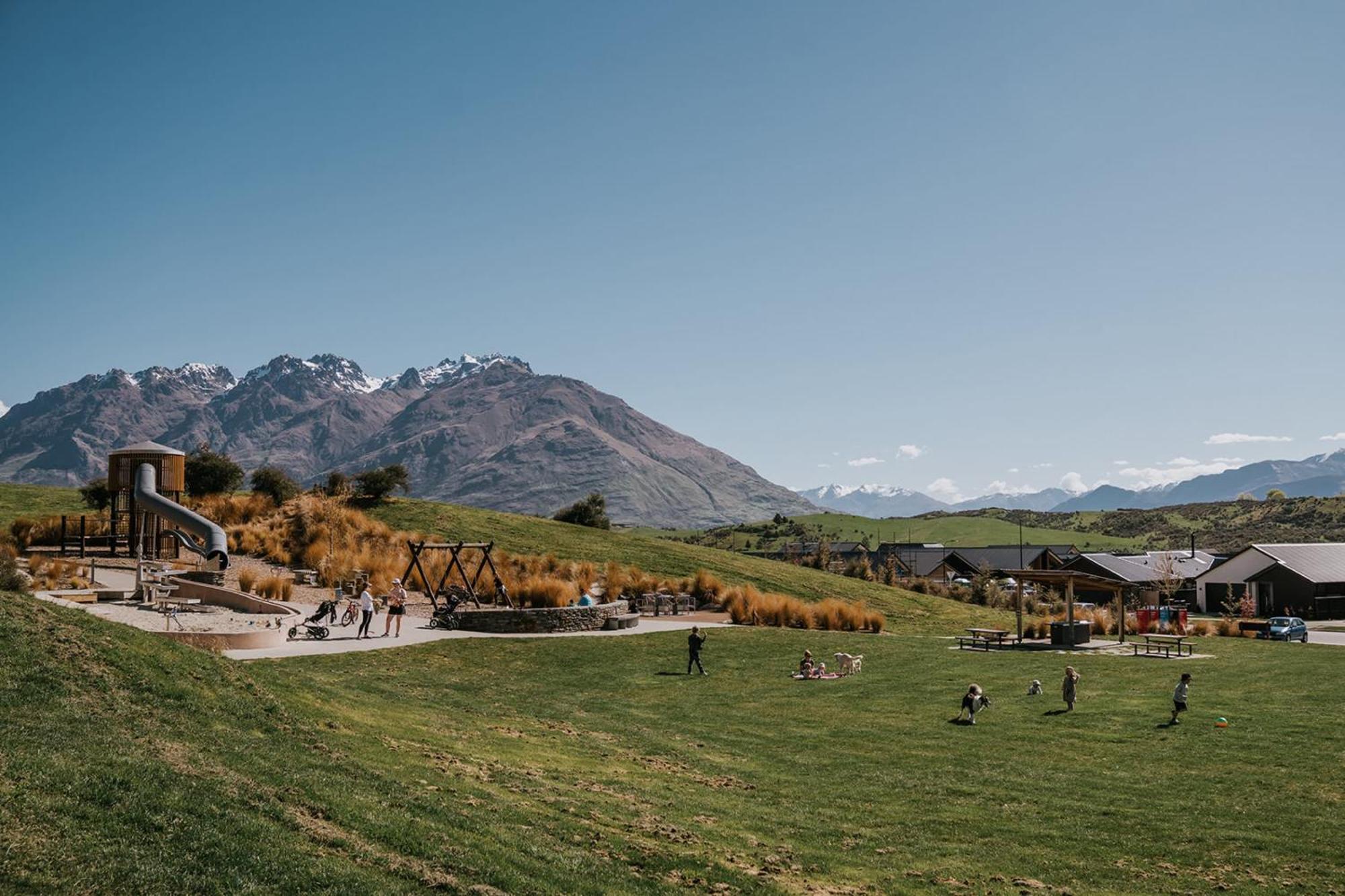 Nestled Below The Remarkables クイーンズタウン エクステリア 写真